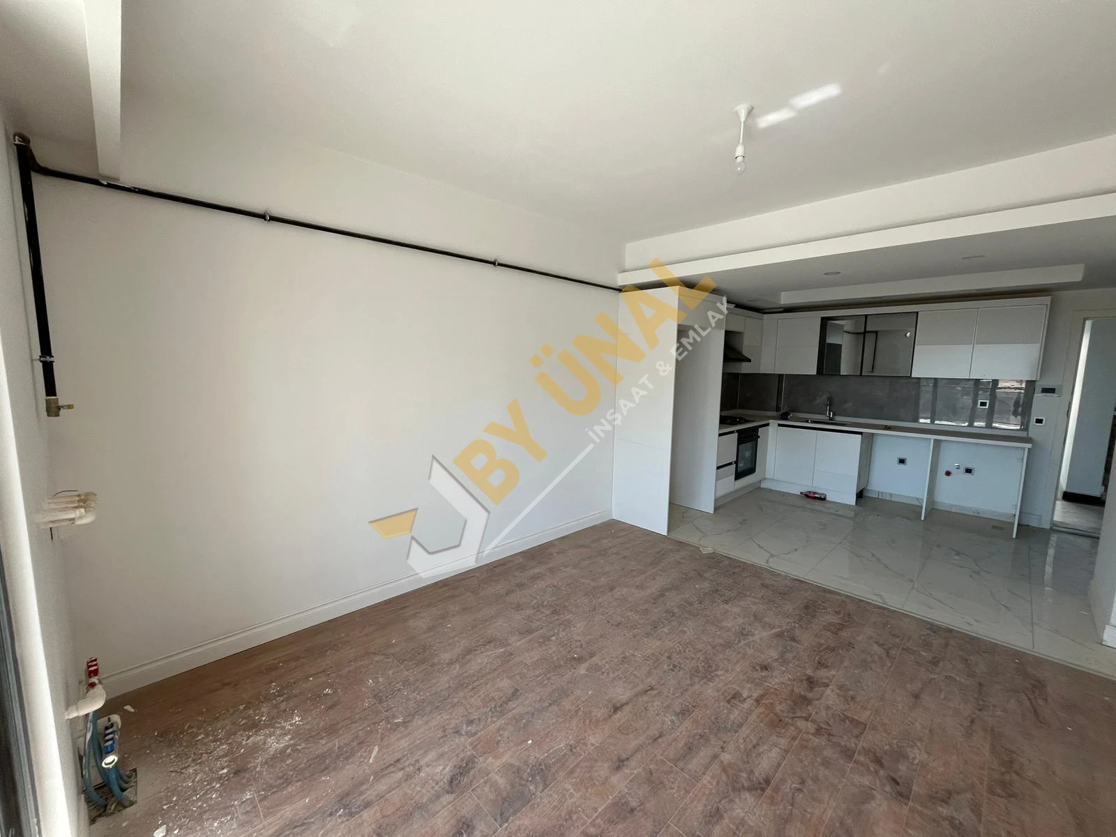 BY ÜNAL'DAN_DÖŞEMEALTI_YENİKÖY'DE_SATILIK RENGİ ANTALYA'DA 1+1 DAİRE