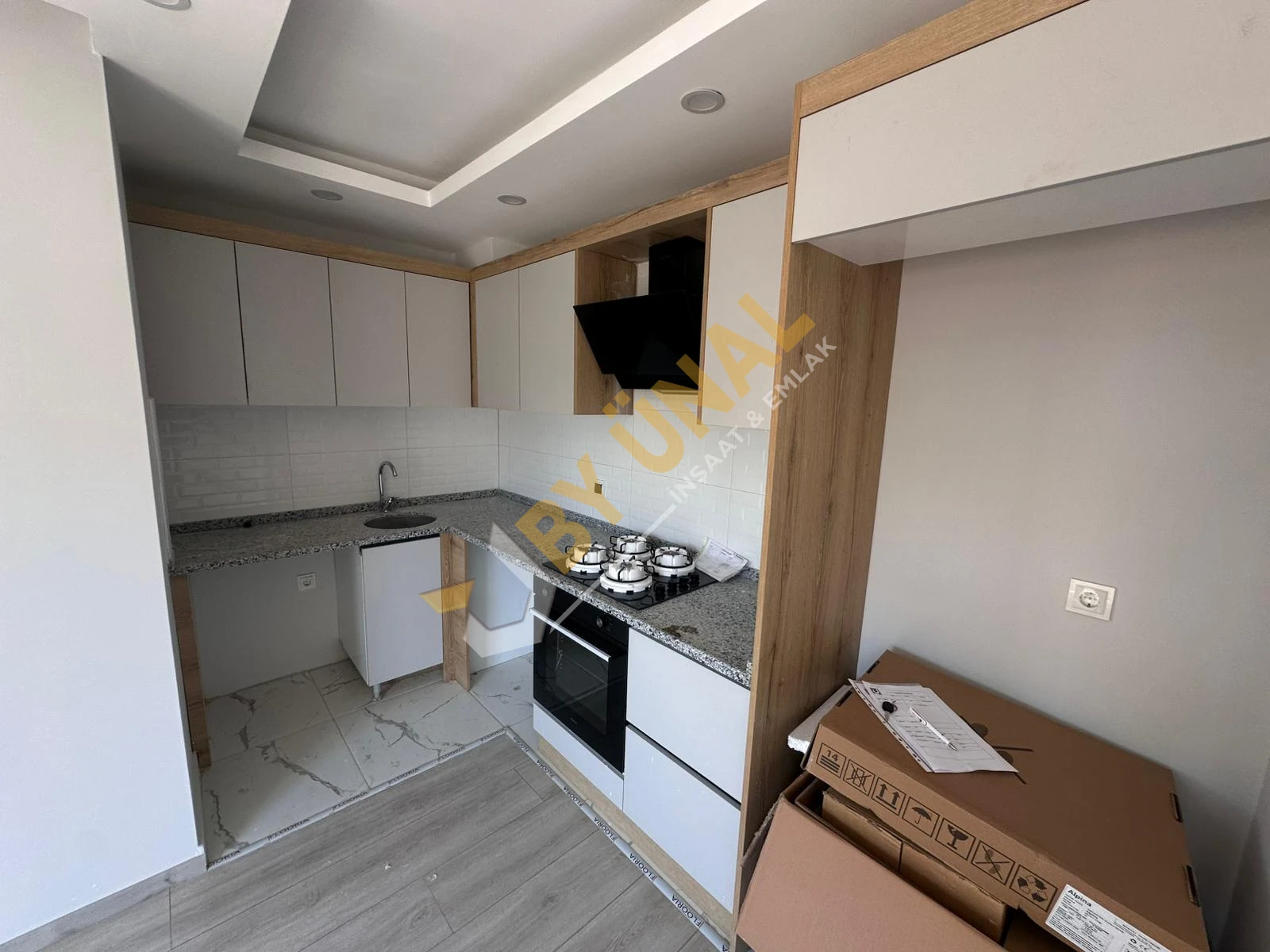 BY ÜNAL'DAN_KÜTÜKÇÜ'DE_ASANSÖRLÜ_SATILIK SIFIR DAİRE