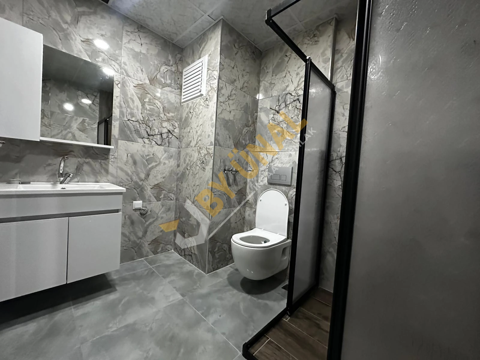BY ÜNAL'DAN_DÖŞEMEALTI BAHÇEYAKA'DA 2+1 HAVUZLU-EBEVEYN BANYOLU SATILIK SIFIR DAİRE