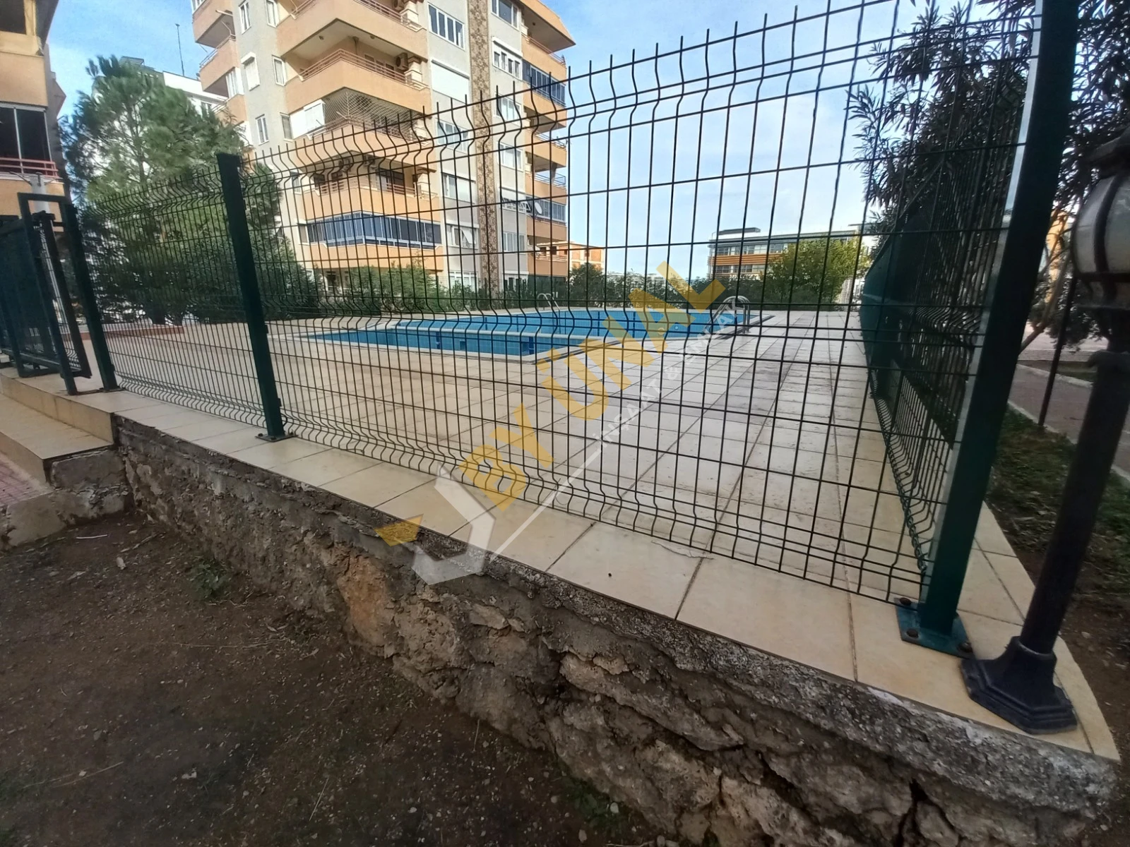 BY ÜNAL'DAN_ÇANKAYA'DA 3 BLOKLU SİTEDE  HAVUZLU 3+1 SATILIK DAİRE