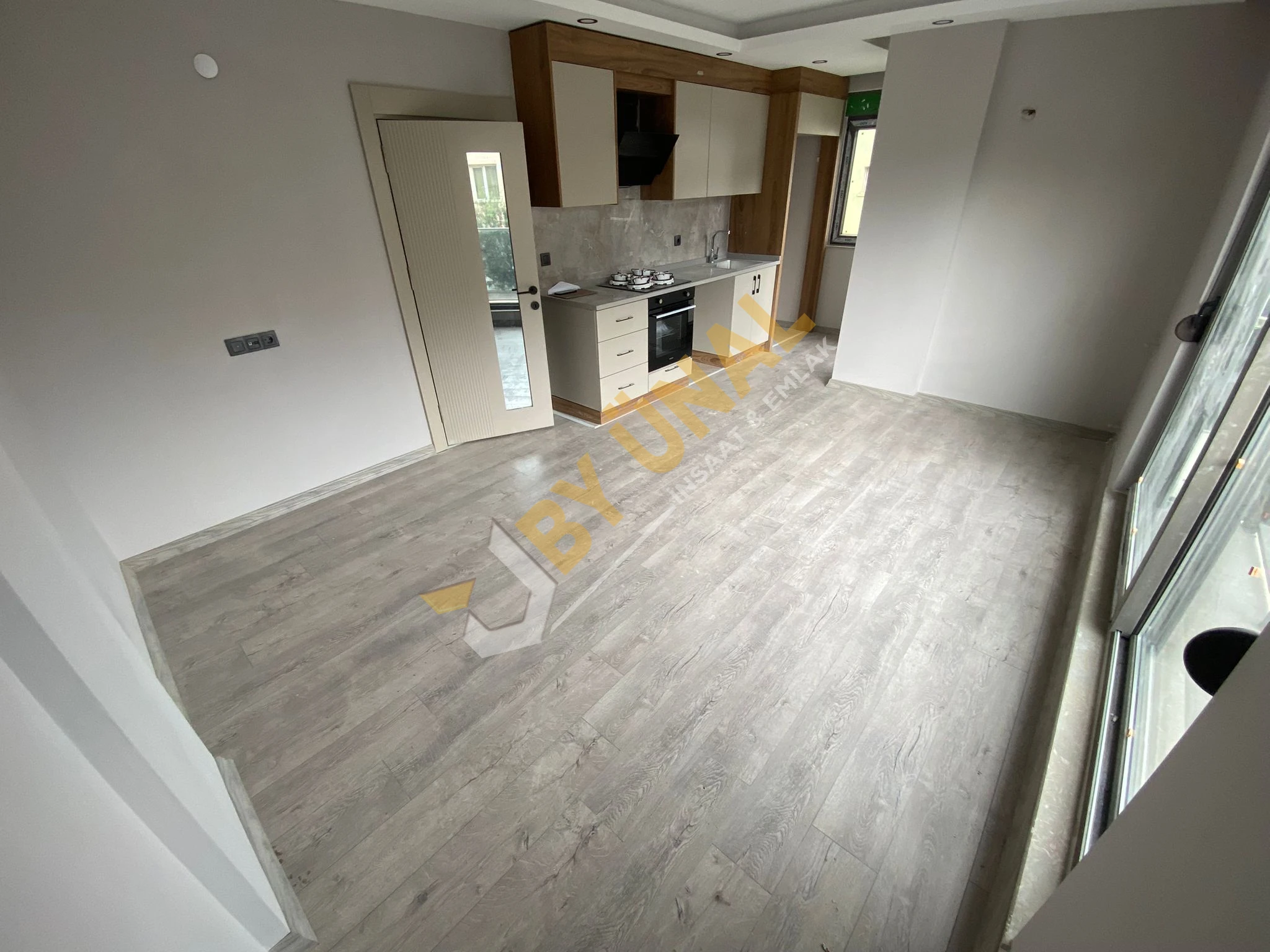 BY ÜNAL'DAN_YENİ EMEK'DE DOĞALGAZLI KATTA SATILIK SIFIR 2+1 DAİRE