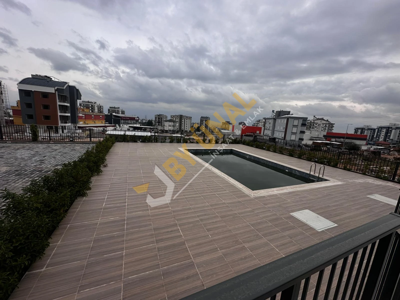 BY ÜNAL'DAN_FEVZİ ÇAKMAK'DA_ HAVUZLU SİTE'DE _GENİŞ 2+1 SATILIK SIFIR DAİRE